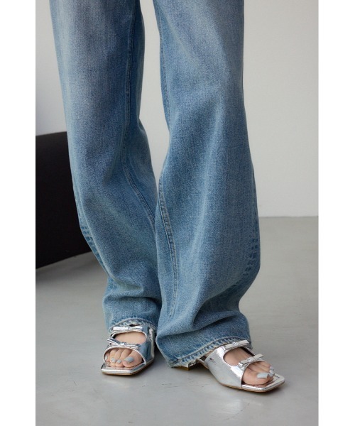 AZUL by moussy（アズールバイマウジー）の「ダブルリボンスクエアトゥサンダル（サンダル・レディース・ブラック/ブルー/シルバー・SMALL/MEDIUM/LARGE/LL）」の18枚目の写真