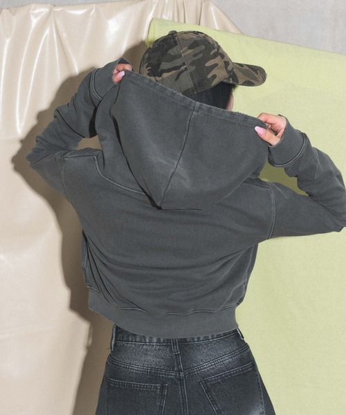 dispark(ディスパーク)の「DISPARK/グラフィックダメージWジップパーカー(パーカー・レディース・スミクロ・FREE)」の4枚目の写真