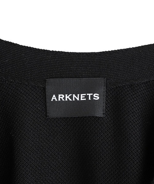 crepuscule（クレプスキュール）の「crepuscule / クレプスキュール：別注 Extra Light Moss Stitch Cardigan：ONLYARK-2-2515[COR]（カーディガン/ボレロ・メンズ・ブラック・3/2/1）」の7枚目の写真