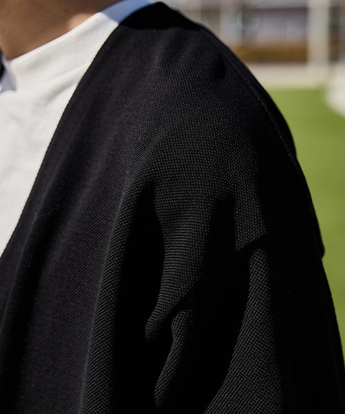 crepuscule（クレプスキュール）の「crepuscule / クレプスキュール：別注 Extra Light Moss Stitch Cardigan：ONLYARK-2-2515[COR]（カーディガン/ボレロ・メンズ・ブラック・3/2/1）」の17枚目の写真