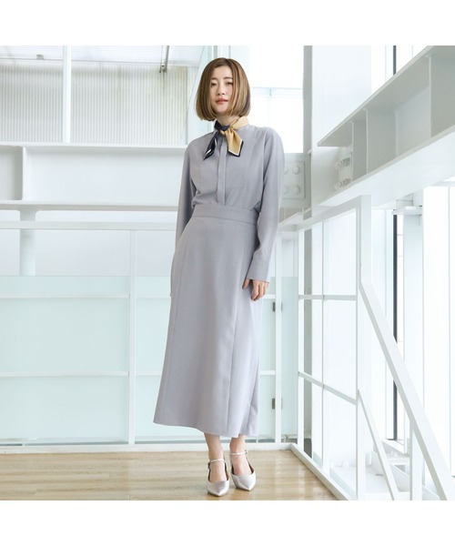 SUIT SQUARE(スーツスクエア)の「【接触冷感でサラッと快適】自宅で洗える!マーメイドフレアスカート|オフィス・通勤・オケージョン・入卒|イージーケアでシワになりにくい・吸汗速乾で快適・UVカット・消臭|セットアップ対応商品(スカート・レディース・グレイッシュブルー/ネイビー・S/M/L)」の6枚目の写真