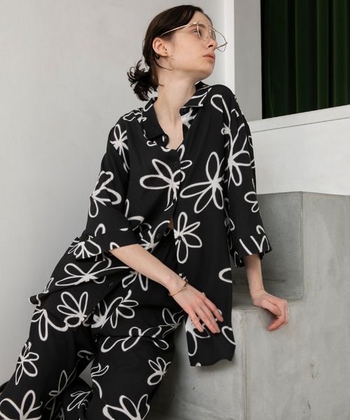 花モチーフ、ホワイトルームウェアパジャマの上のみ 9c200-12.jpg