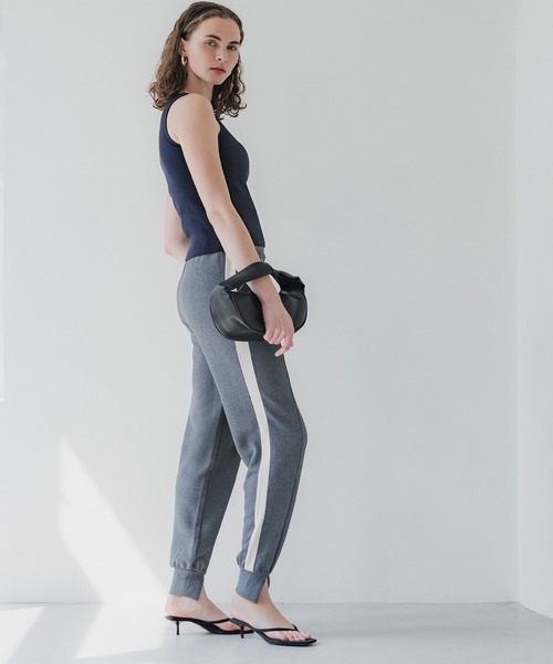 coca（coca）（コカ）の「【WEB限定セール】OUTBRAヘンリーネック風カップ付きタンクトップ（タンクトップ・レディース・ライトベージュ/その他1/ネイビー・S/M/L）」の10枚目の写真