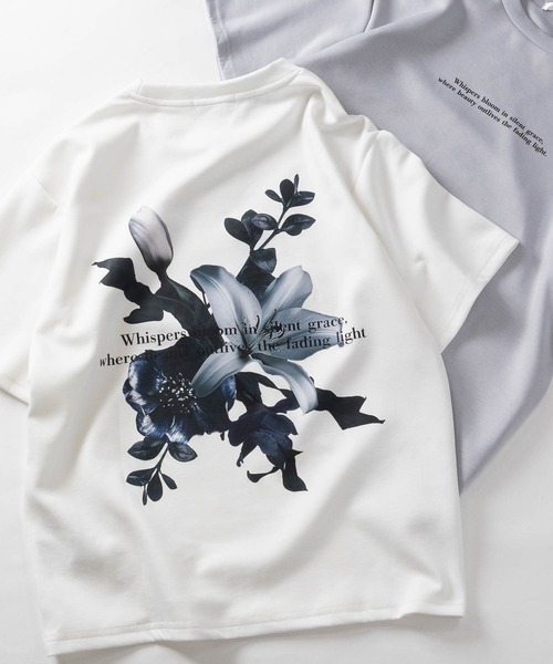JOHN'S CLOSET(ジョンズクローゼット)の「【13】アソートフラワープリント ポンチTシャツ(Tシャツ/カットソー・メンズ・ホワイト系1/ホワイト系2/ホワイト系3/ブラック系2/ライトグレー系1/ライトグレー系3/ブラック系1/ブラック系3/ライトグレー系2/ブラック系その他3/ブラック系その他/ホワイト系その他2/ホワイト系その他3/ホワイト系その他/グレー系その他2/グレー系その他/ブラック系その他2/グレー系その他3・MEDIUM/LARGE)」の1枚目の写真