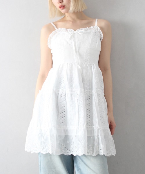 SpRay(スプレイ)の「【春夏新作】エンブロティアードミニキャミワンピース(ワンピース・レディース・ホワイト/アイボリー・FREE)」の6枚目の写真