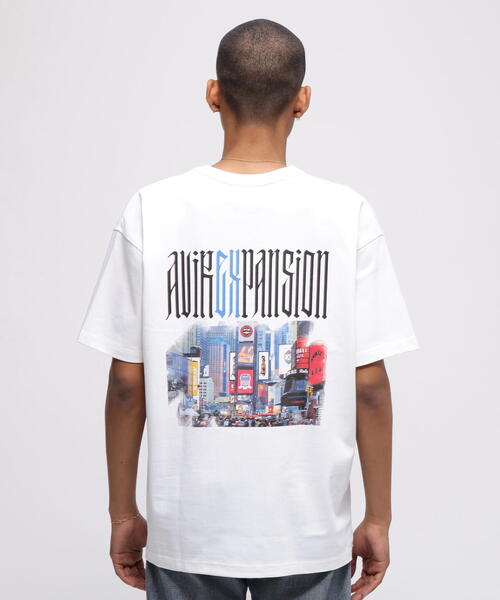 【2025最新作】 AVIREX / EXPANSION》'TIMES SQUARE' T-SHIRT / タイムズ ミュージシャン