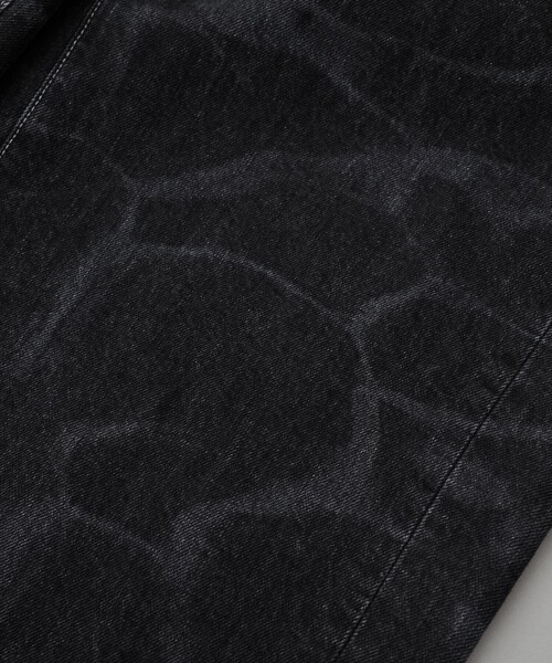 PUBLIC TOKYO（パブリックトウキョウ）の「PUBLIC DENIM アート柄リラックスワイド（デニムパンツ・メンズ・ブラック/ブルー・1/2）」の11枚目の写真
