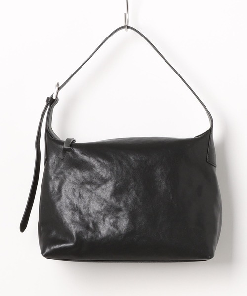 エーゼロ（エーゼロ）の「《牛革》スクエアショルダーバッグ（ショルダーバッグ・レディース・ブラック/グレイッシュベージュ・FREE）」の13枚目の写真