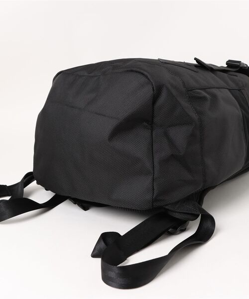 MARY QUANT（マリークワント）の「NEW ERA(R) × MARY QUANTフラップ リュック（バックパック/リュック・レディース・ブラック・FREE）」の15枚目の写真