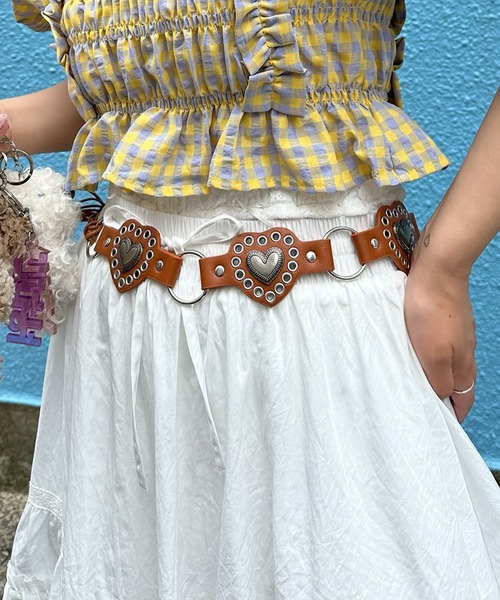 Alley Tokyo(アリートーキョー)の「ハート&スタッズフリンジベルト(ベルト・レディース・ブラック/ブラウン・FREE)」の1枚目の写真