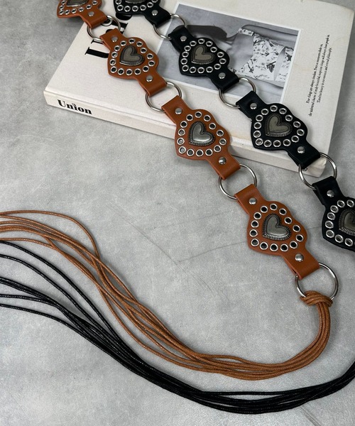 Alley Tokyo(アリートーキョー)の「ハート&スタッズフリンジベルト(ベルト・レディース・ブラック/ブラウン・FREE)」の4枚目の写真