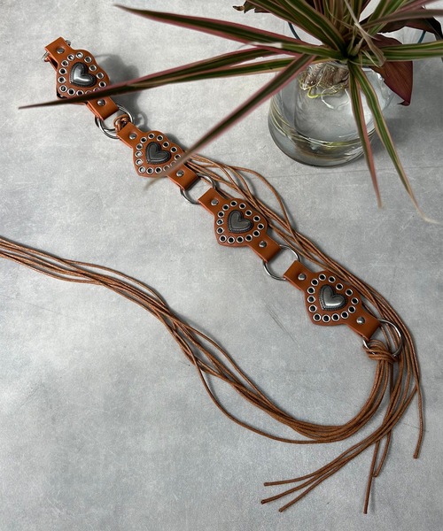 Alley Tokyo(アリートーキョー)の「ハート&スタッズフリンジベルト(ベルト・レディース・ブラック/ブラウン・FREE)」の6枚目の写真