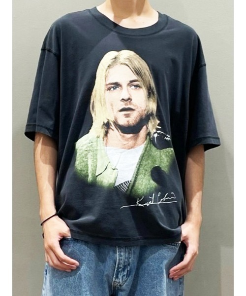 ○カート・コバーン リラックス クロップド グラフィックTシャツ