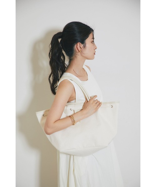 &. NOSTALGIA(アンドドットノスタルジア)の「キャンバストートバッグ(ハンドバッグ・レディース・アイボリー・FREE)」の4枚目の写真