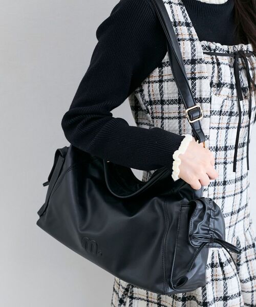 MAJESTIC LEGON(マジェスティックレゴン)の「サイドリボンショルダーバッグ(ショルダーバッグ・レディース・アイボリー/ブラック/ブラウン・FREE)」の3枚目の写真