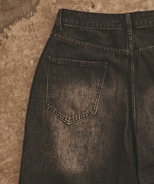 ALL RUNS(オールランズ)の「Faded denim half pants / 色落ち加工 デニムハーフパンツ メンズ 秋物 秋服 2026年秋冬(デニムパンツ・メンズ・ブラック/ブルー系2/ブルー系3/ブルー系1・L/M)」の9枚目の写真