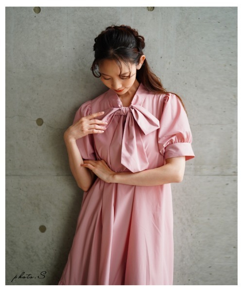 Sawa a la mode(サワアラモード)の「パフスリーブリボンティアードワンピース(ワンピース・レディース・ブラック/ピンク/ブルー・FREE)」の5枚目の写真