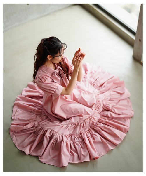 Sawa a la mode(サワアラモード)の「パフスリーブリボンティアードワンピース(ワンピース・レディース・ブラック/ピンク/ブルー・FREE)」の9枚目の写真