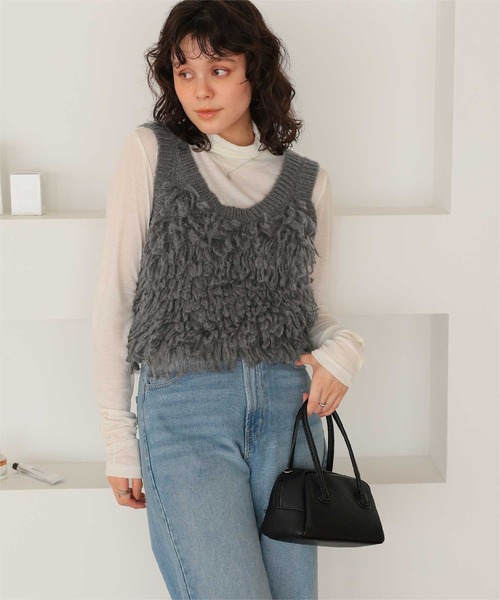 titivate（ティティベイト）の「ループデザインニットベスト（ベスト・レディース・アイボリー/チャコール/ベージュ・M/L）」の2枚目の写真