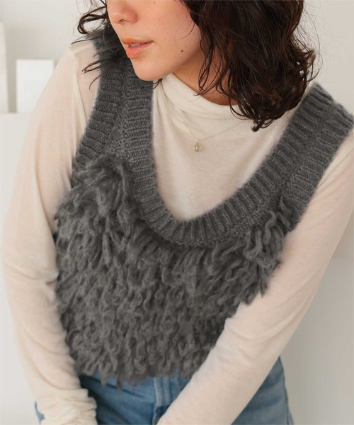 titivate（ティティベイト）の「ループデザインニットベスト（ベスト・レディース・アイボリー/チャコール/ベージュ・M/L）」の15枚目の写真