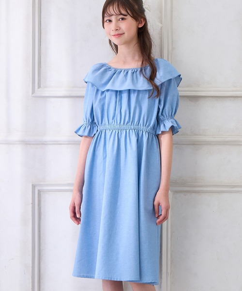 Amourire girl（アムリールガール）の「ダンガリーフリルワンピース（ワンピース・キッズ・サックスブルー/ブルー・160cm/150cm/140cm/130cm）」の2枚目の写真