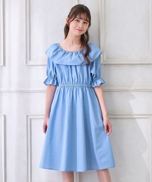 Amourire girl（アムリールガール）の「ダンガリーフリルワンピース（ワンピース・キッズ・サックスブルー/ブルー・160cm/150cm/140cm/130cm）」の3枚目の写真