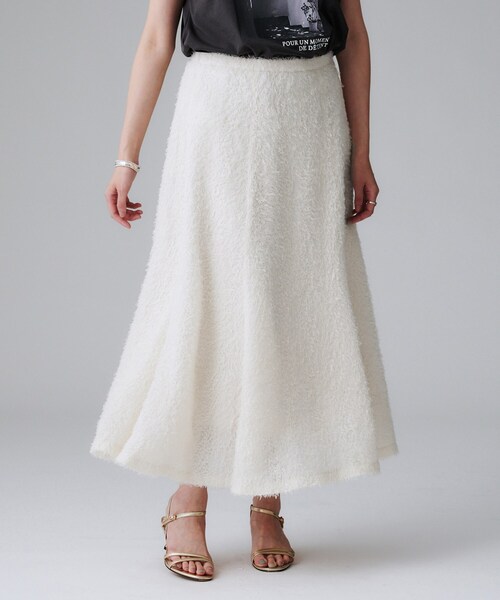 UNTITLED(アンタイトル)の「【セットアップ可/後ろウエストゴム】フェザーマーメイドスカート(スカート・レディース・アイボリー/ブラック・00/01/02/03/04/42/44/46/48/50)」の1枚目の写真