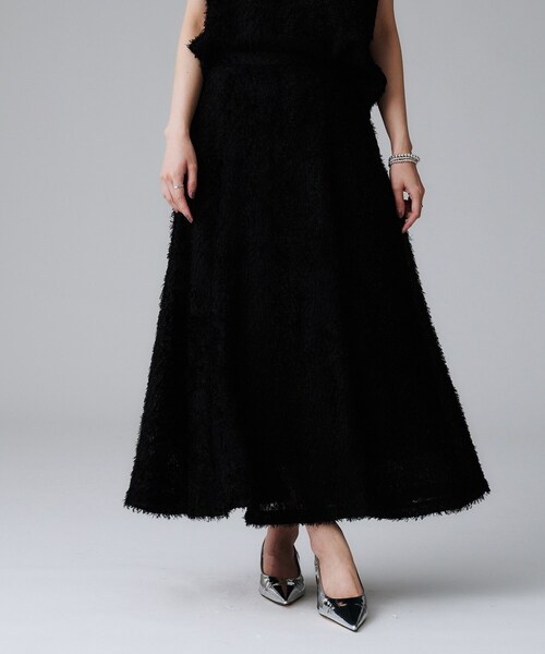 UNTITLED(アンタイトル)の「【セットアップ可/後ろウエストゴム】フェザーマーメイドスカート(スカート・レディース・アイボリー/ブラック・00/01/02/03/04/42/44/46/48/50)」の2枚目の写真
