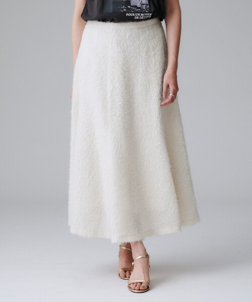 UNTITLED(アンタイトル)の「【セットアップ可/後ろウエストゴム】フェザーマーメイドスカート(スカート・レディース・アイボリー/ブラック・00/01/02/03/04/42/44/46/48/50)」の4枚目の写真