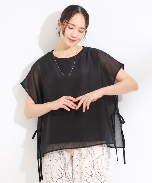 SHOO・LA・RUE（シューラルー）の「【洗える/S-LL】上品なシアー感 レイヤード風トップス（シャツ/ブラウス・レディース・ブラック/ナチュラル/グリーン系・04/03/02/01）」の4枚目の写真