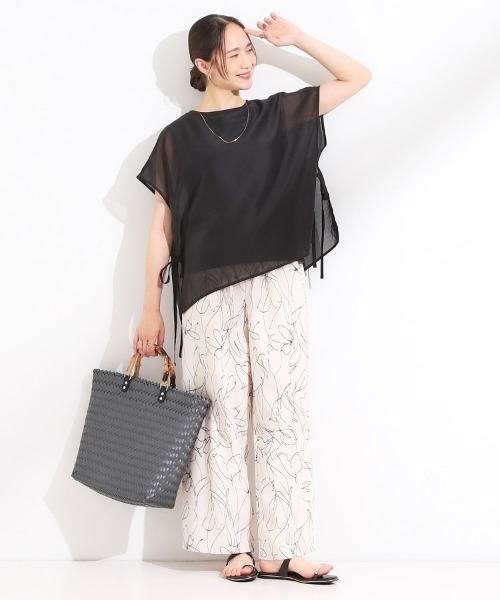 SHOO・LA・RUE（シューラルー）の「【洗える/S-LL】上品なシアー感 レイヤード風トップス（シャツ/ブラウス・レディース・ブラック/ナチュラル/グリーン系・04/03/02/01）」の6枚目の写真