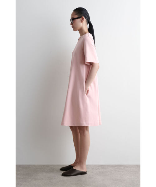 COS（コス）の「AラインTシャツミニドレス（ワンピース・レディース・ライトピンク・XS/L/S/M）」の4枚目の写真