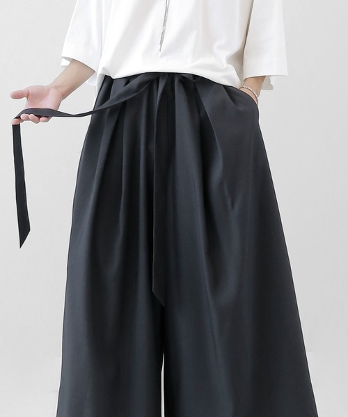 minsobi（ミンソビ）の「タックストラップワイドパンツ（その他パンツ・メンズ・ダークネイビー/ベージュ・FREE）」の12枚目の写真