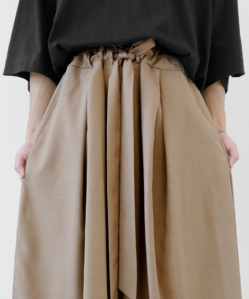 minsobi（ミンソビ）の「タックストラップワイドパンツ（その他パンツ・メンズ・ダークネイビー/ベージュ・FREE）」の13枚目の写真