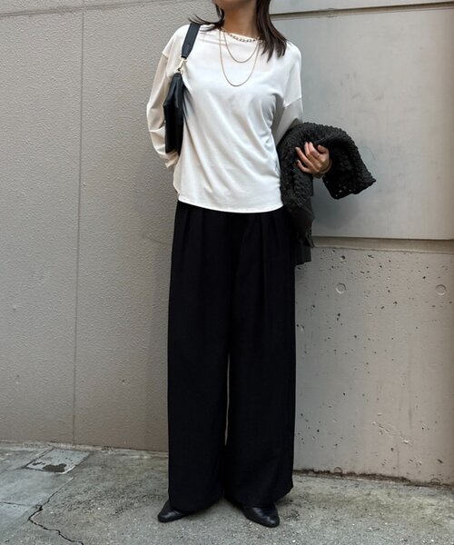 Jena espace merveilleux（ジェナ　エスパスメルヴェイユ）の「【ニットの下に重ねて◎】カットジョーゼットブラウス（シャツ/ブラウス・レディース・ブラック/オフホワイト・FREE）」の3枚目の写真