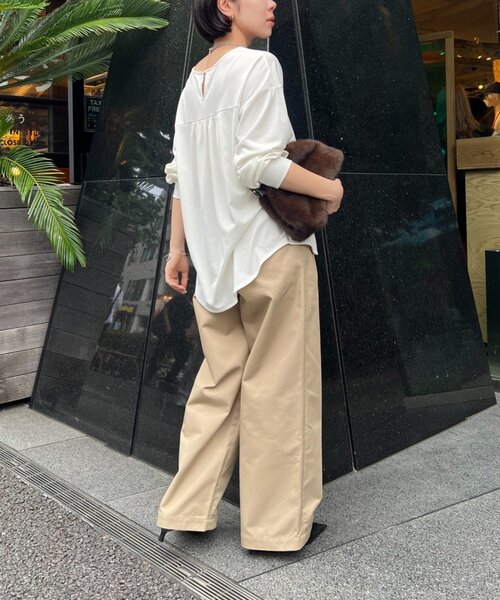 Jena espace merveilleux（ジェナ　エスパスメルヴェイユ）の「【ニットの下に重ねて◎】カットジョーゼットブラウス（シャツ/ブラウス・レディース・ブラック/オフホワイト・FREE）」の12枚目の写真