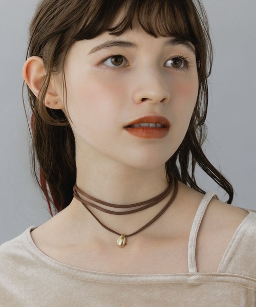 LA MUe（ラミュー）の「【LA MUE】メタルドロップ コードチョーカー（チョーカー・レディース・ゴールド・FREE）」の4枚目の写真