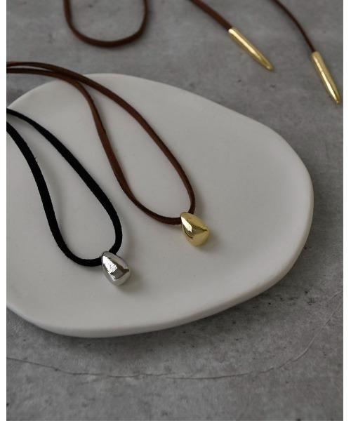 LA MUe（ラミュー）の「【LA MUE】メタルドロップ コードチョーカー（チョーカー・レディース・ゴールド・FREE）」の6枚目の写真