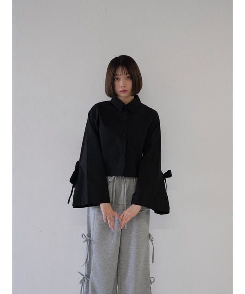 Uenui（ウニュイ）の「sleeve ribbon cropped shirt（その他トップス・レディース・ブラック/ホワイト・FREE）」の13枚目の写真