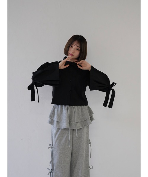 Uenui（ウニュイ）の「sleeve ribbon cropped shirt（その他トップス・レディース・ブラック/ホワイト・FREE）」の14枚目の写真