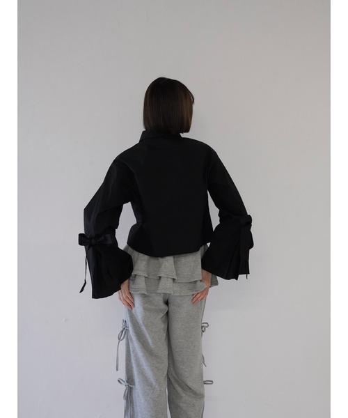 Uenui（ウニュイ）の「sleeve ribbon cropped shirt（その他トップス・レディース・ブラック/ホワイト・FREE）」の17枚目の写真