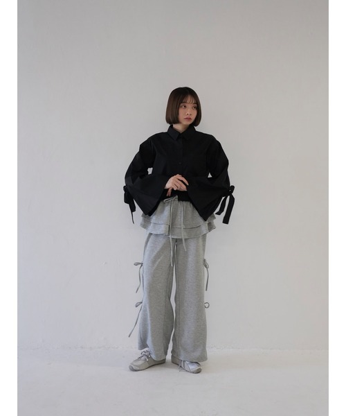 Uenui（ウニュイ）の「sleeve ribbon cropped shirt（その他トップス・レディース・ブラック/ホワイト・FREE）」の5枚目の写真