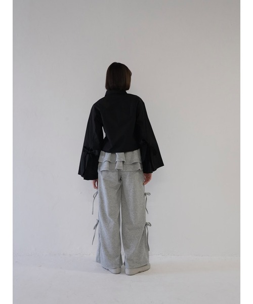 Uenui（ウニュイ）の「sleeve ribbon cropped shirt（その他トップス・レディース・ブラック/ホワイト・FREE）」の6枚目の写真