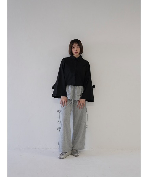 Uenui（ウニュイ）の「sleeve ribbon cropped shirt（その他トップス・レディース・ブラック/ホワイト・FREE）」の9枚目の写真
