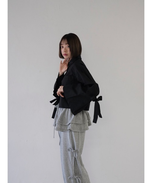 Uenui（ウニュイ）の「sleeve ribbon cropped shirt（その他トップス・レディース・ブラック/ホワイト・FREE）」の10枚目の写真