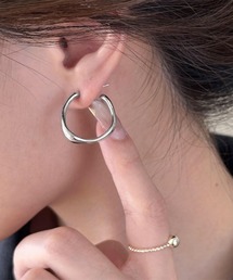 ラウンドボールドフープピアス