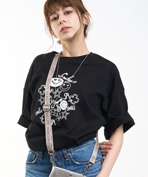 SALON DE ALFURD TOKYO(サロンドアルファード)の「ビッグTシャツ スマイリークローバー(Tシャツ/カットソー・レディース・ホワイト/ブラック・LARGE/SMALL)」の9枚目の写真