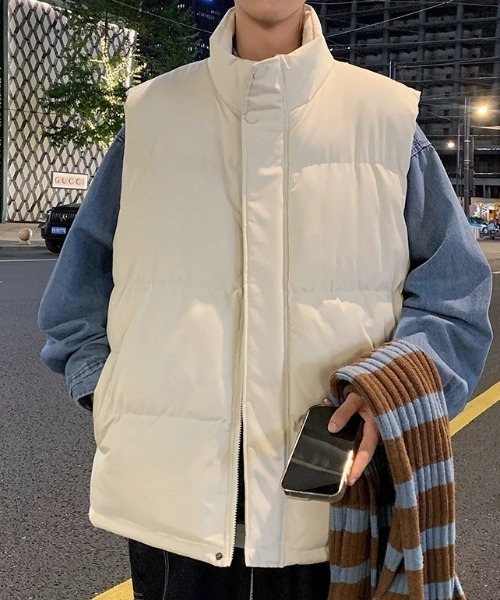 link lot(リンクロット)の「シンプルデザインスタンドネックパテッドベスト(ダウンベスト・メンズ・ブラック/アイボリー・M/L)」の19枚目の写真