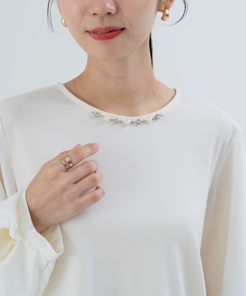 ANNA LUNA(アンナルナ)の「【ANNA LUNA】袖の スリット からのぞく レース がポイントの 上品ブラウス!(Tシャツ/カットソー・レディース・オフホワイト/ブラック/ベージュ・MEDIUM)」の20枚目の写真