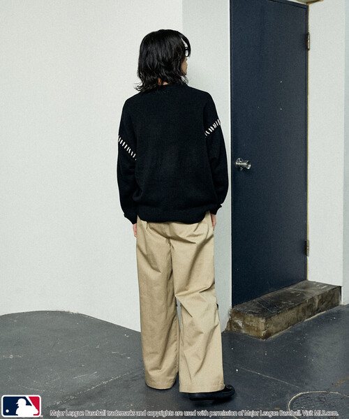 PUBLUX(パブリュクス)の「MLB/メジャーリーグベースボール 別注 STITCH KNIT PULLOVER/ステッチニットプルオーバー(限定展開)(ニット/セーター・メンズ・アイボリー/ブラック/アッシュグレー/ネイビー/マスタード・SMALL/MEDIUM/LARGE)」の6枚目の写真